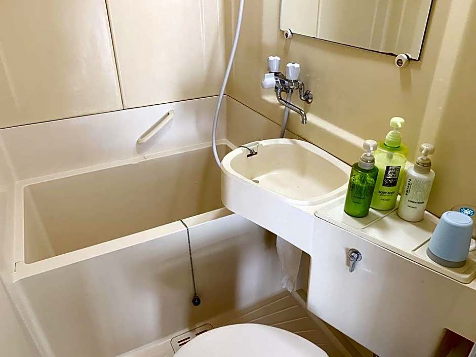 Shinjuku Area!Nishi-Shinjuku Gochome subway 6 minutes walk! 西新宿五丁目车站步行6分钟! 高速无限制WIFI #高速网络#201