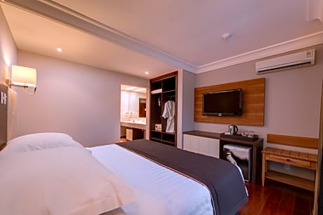 Junior Suite Capacity 02