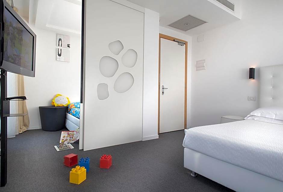 Hotel Fedora Riccione - FRONTE MARE