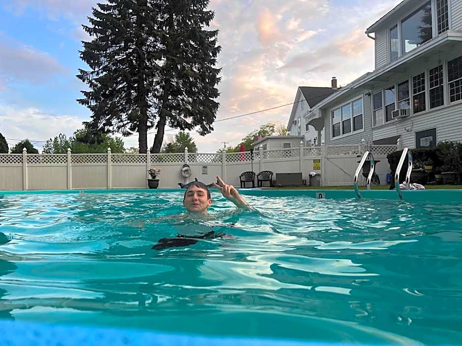 Claddagh Motel & Suites