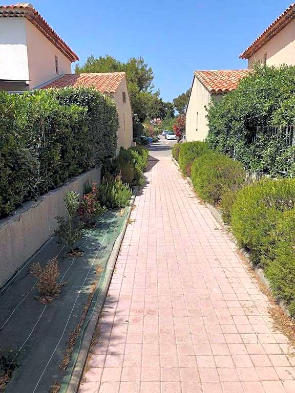 Appartement 60m2 - 2 Chambres à une minute des plages, parking privé