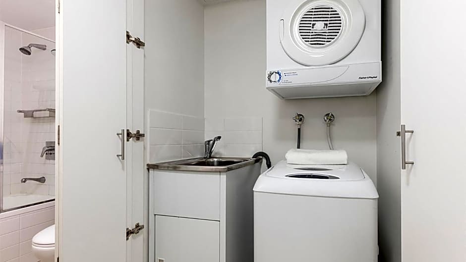 Oaks Brisbane Aurora Suites