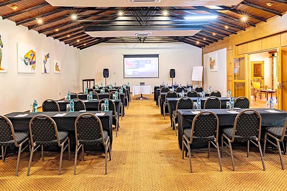 Hotel Numbi & Garden Suites
