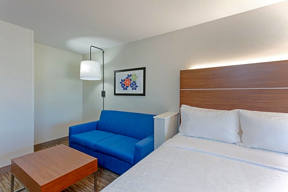 Holiday Inn Express & Suites Elk Grove West I-5 By IHG