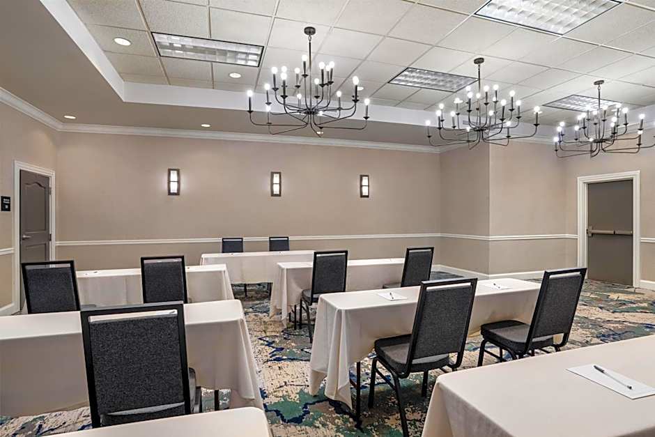 Hampton Inn & Suites Albany-Downtown