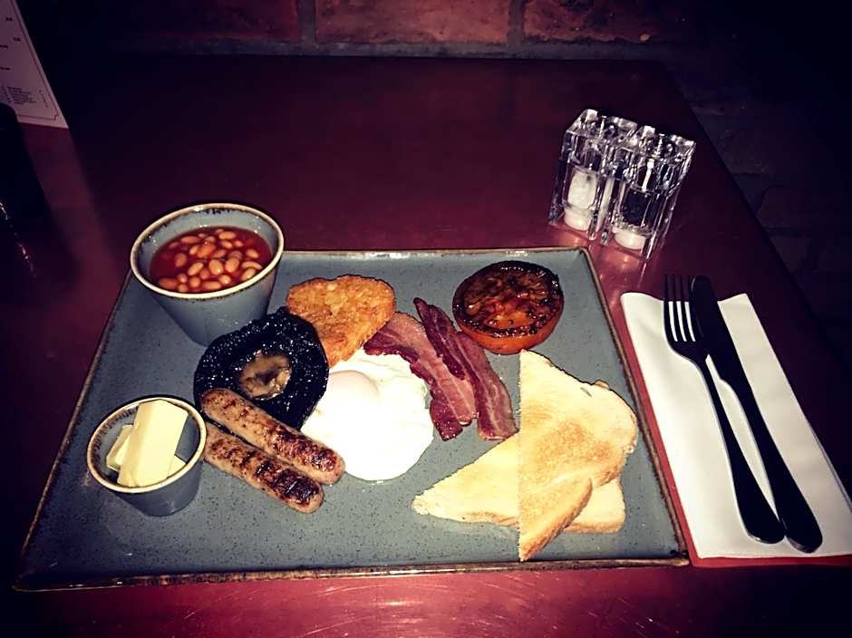 Lil's On The Waterfront