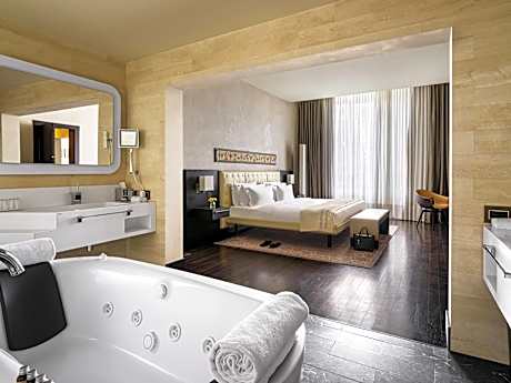 Signature King Room - Smoking