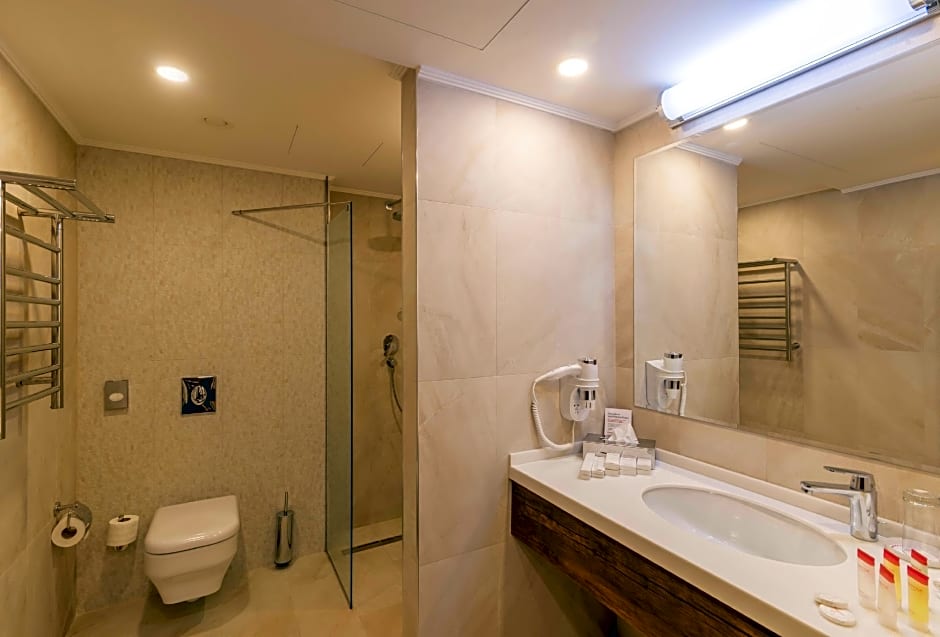 Ramada Hotel & Suites by Wyndham Yerevan