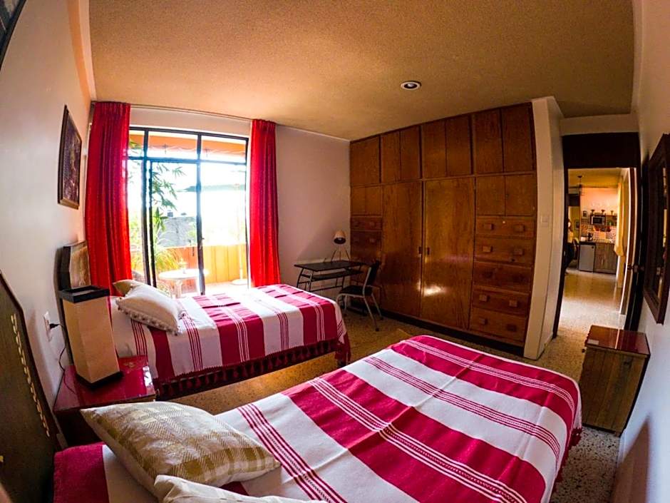Casa de las Palmas Guest House