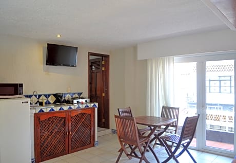 Studio With Kitchenette