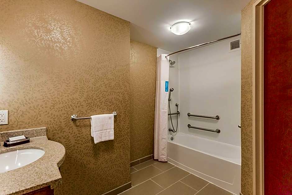 Hampton Inn By Hilton Grand Central