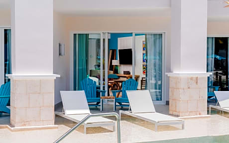 King Paradise Swim-Up Suite