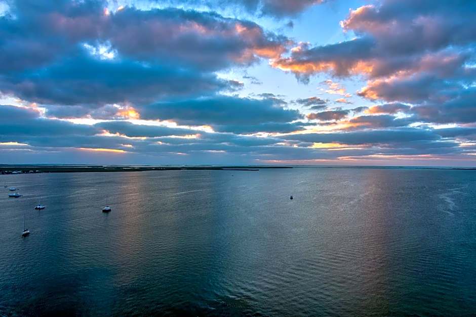 2BR in Key largo w pool and sunset views