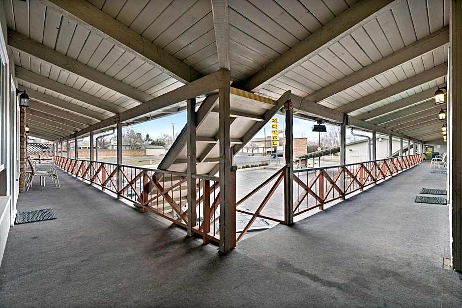 OYO Silver Spur Burns Hwy 20