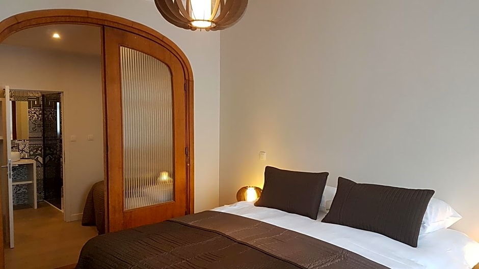 B&B Charles Cabour