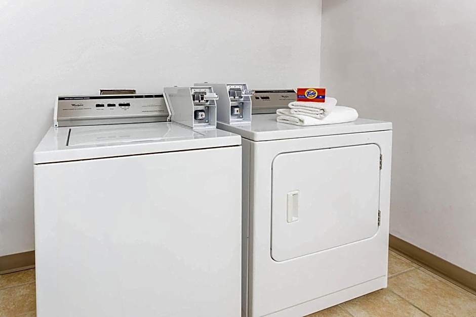 Wingate by Wyndham Joliet