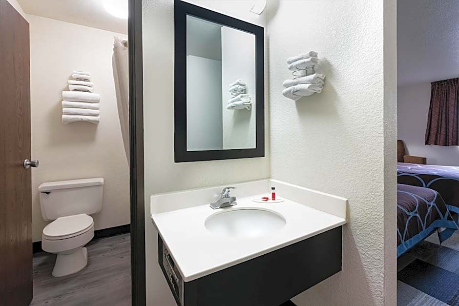 Super 8 by Wyndham Spokane Valley