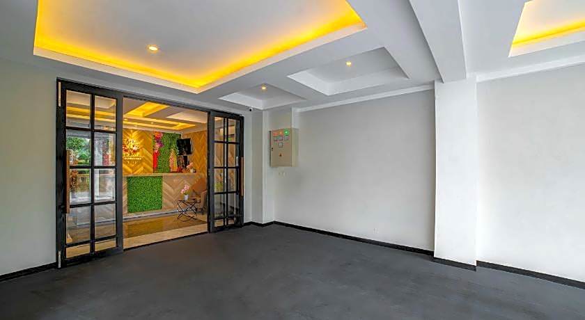 Tree Homestay Mitra RedDoorz