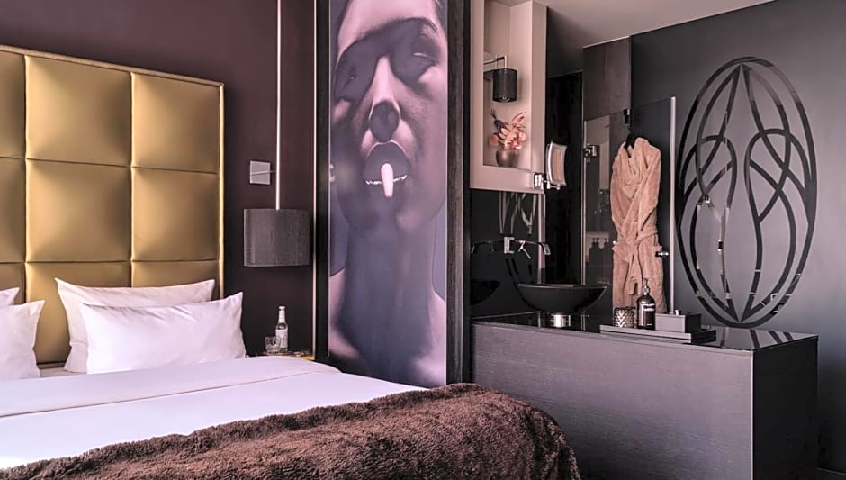 Roomers Frankfurt The Legend, a member of Design Hotels