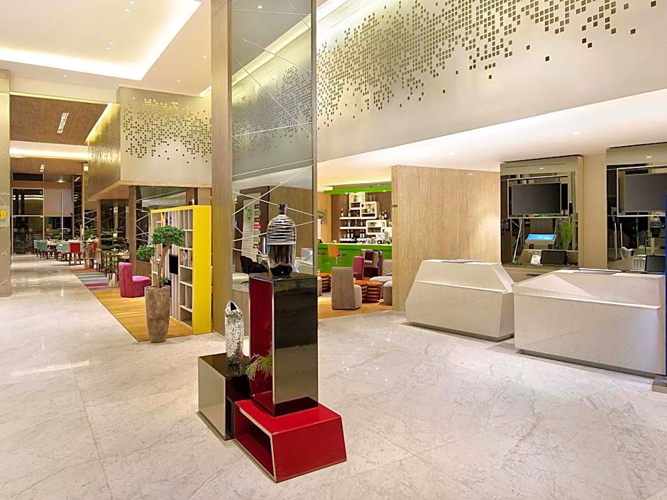 Novotel Makassar Grand Shayla Hotel