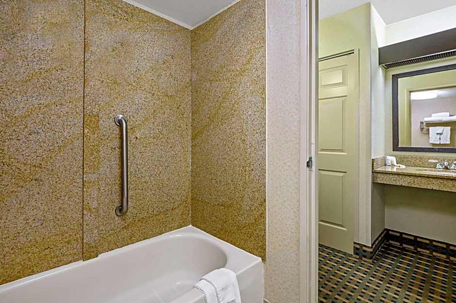 La Quinta Inn by Wyndham Columbia SE / Fort Jackson