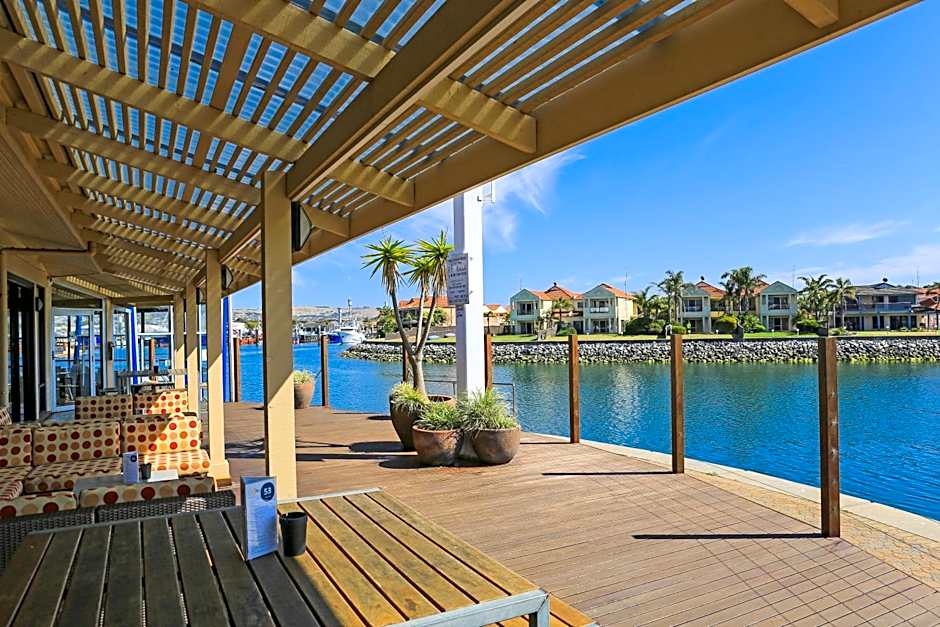 Marina Hotel and Apartments