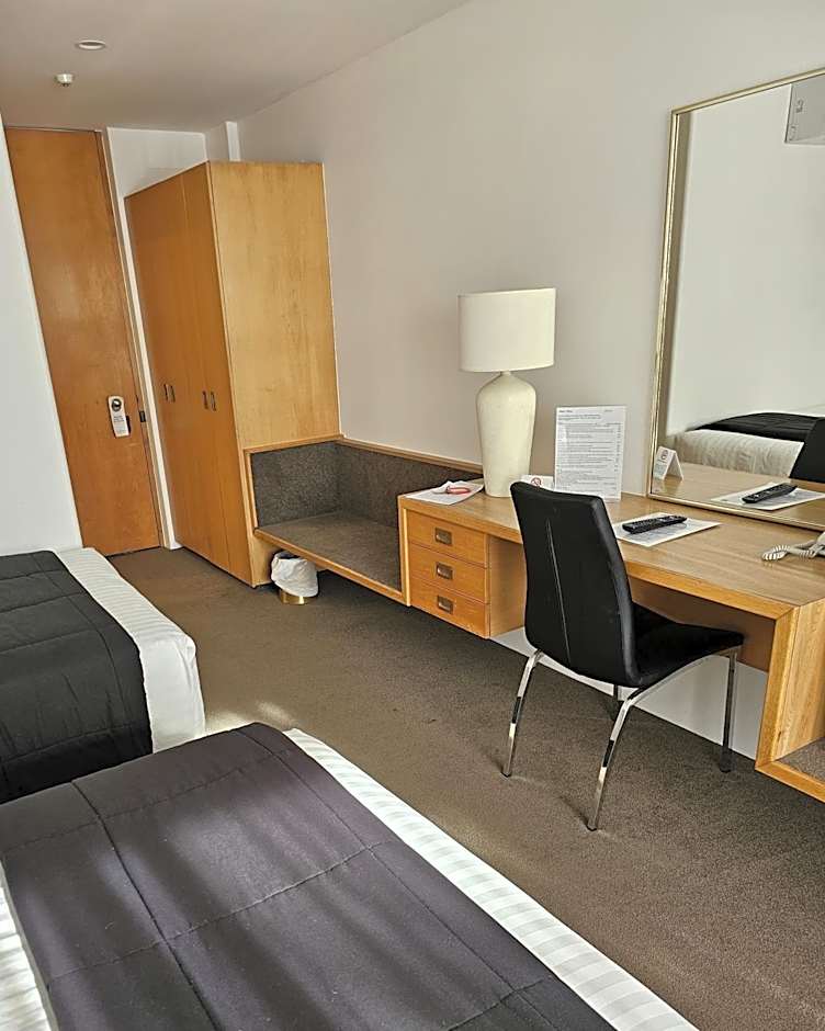 Auto Lodge Motor Inn