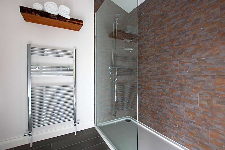 Millbrae Lodges