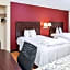 Red Roof PLUS+ & Suites Guilford