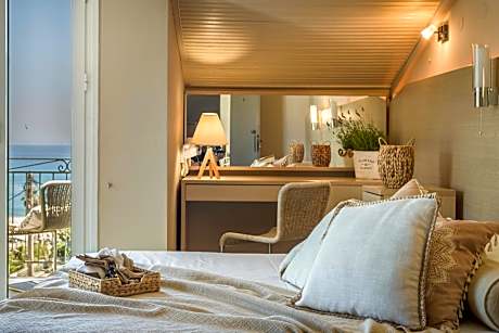 Triple Room with Sea View