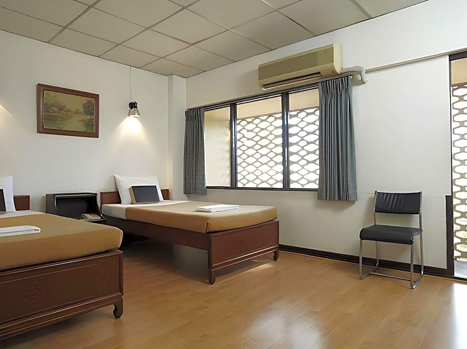 The Krungkasem Srikrung Hotel