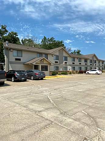 Super 8 by Wyndham Independence