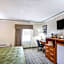 Quality Inn & Suites Kansas City - Independence I-70 East
