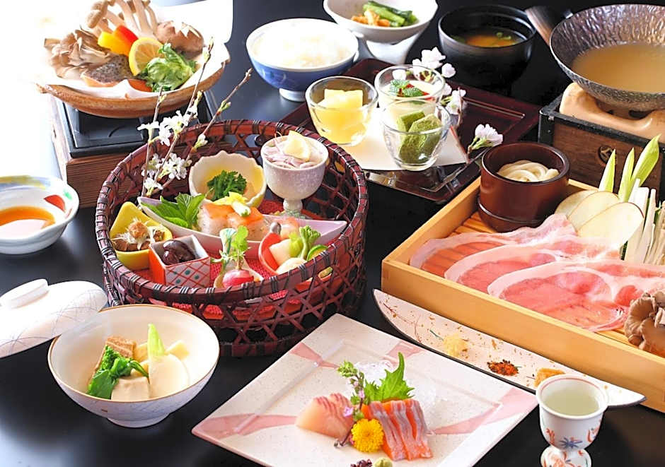 Uematsuya Ryokan Hotel