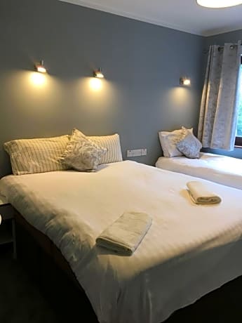 Triple Room with Private Bathroom