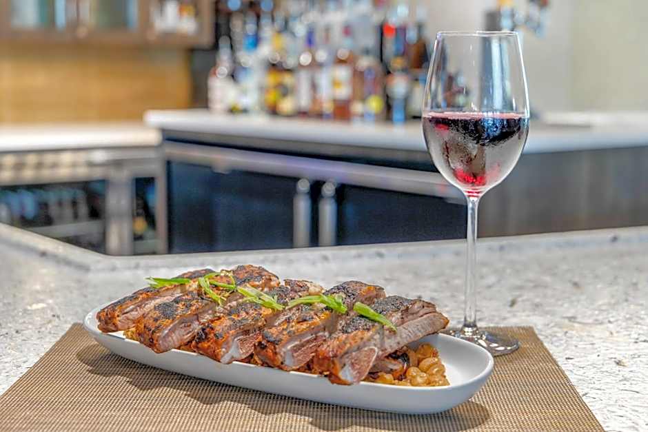 DoubleTree by Hilton Charleston Riverview