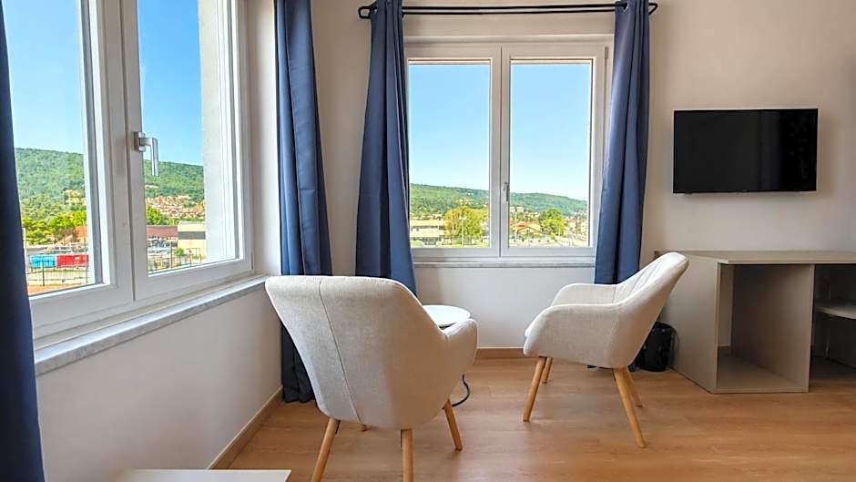 7 LAKES Aparthotel