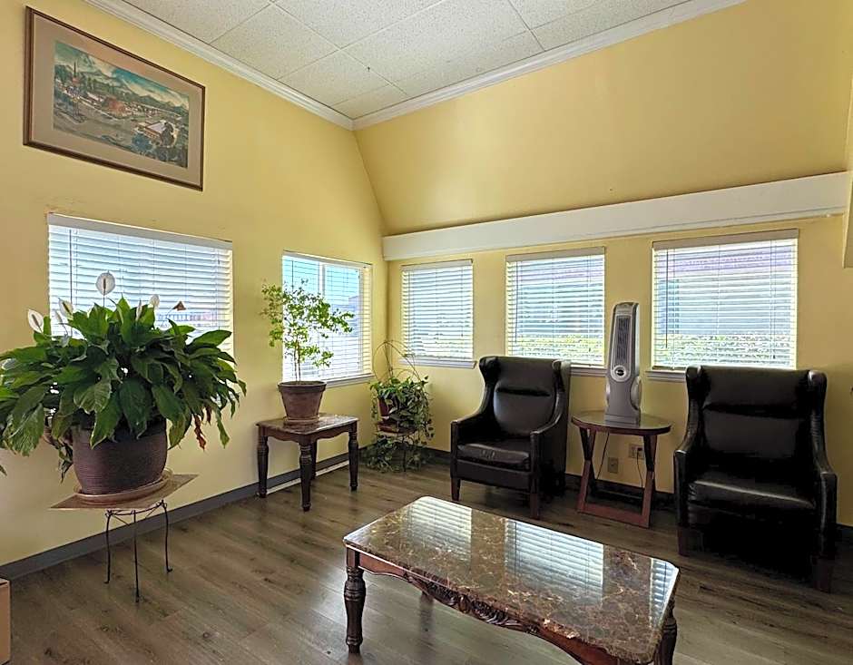 Economy Inn Fresno Yosemite '''NEWLY REMODELED'''