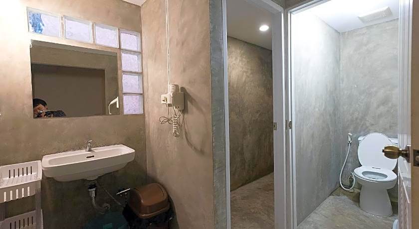 Les Fleurs Bangkok Hostel