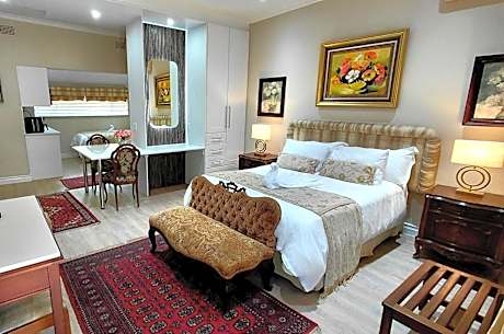 Royal Ridge Guesthouse