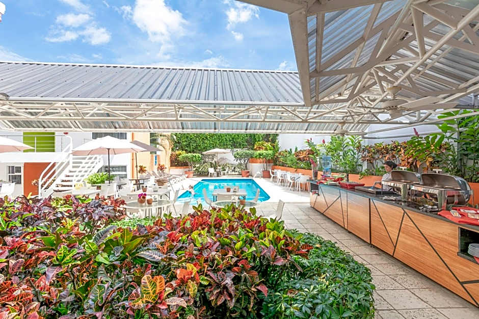 Hotel Residence Inn Suites Cristina