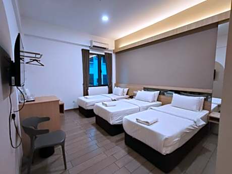 Deluxe Triple Room