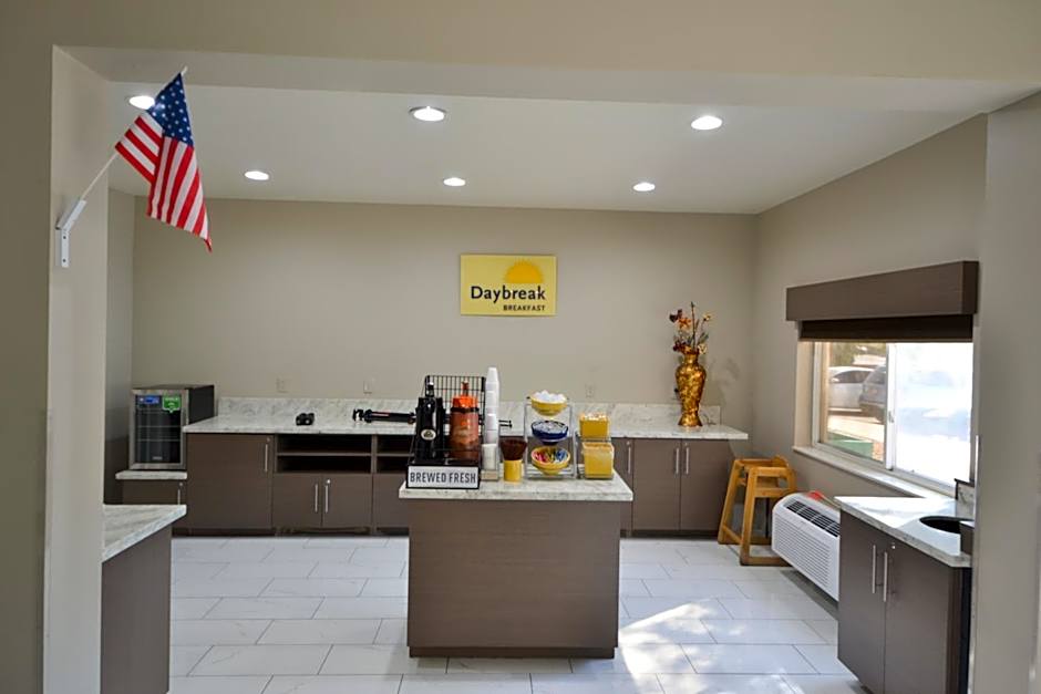 Days Inn & Suites by Wyndham Airport Albuquerque