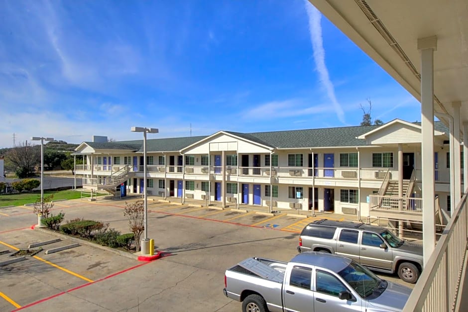 Motel 6-Kerrville, TX