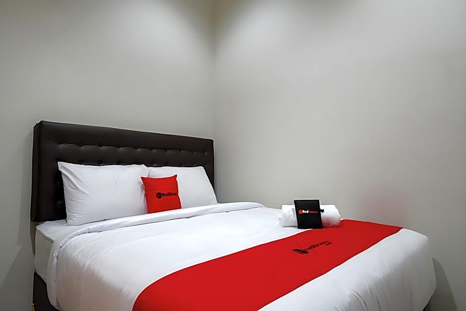 RedDoorz @ Jalan Kartini Semarang