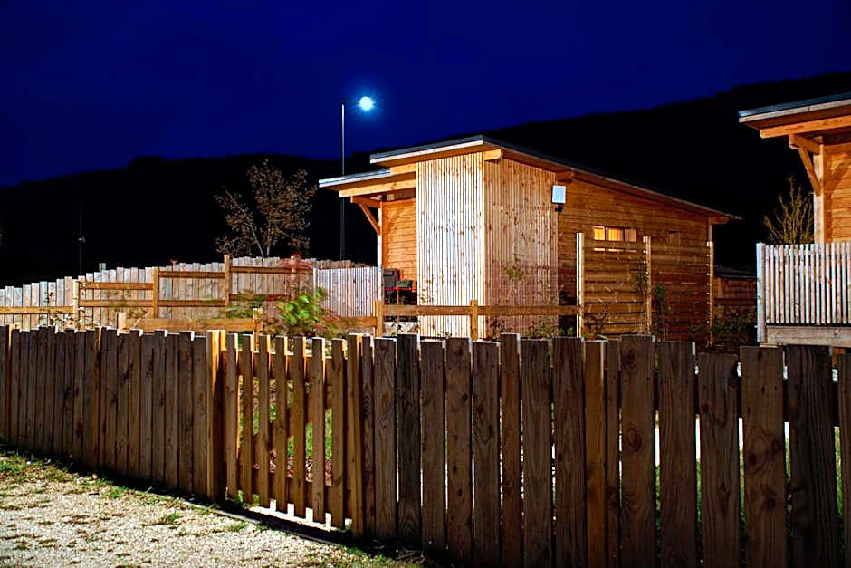 Les Lodges de la ViaRhôna / cabane-spa