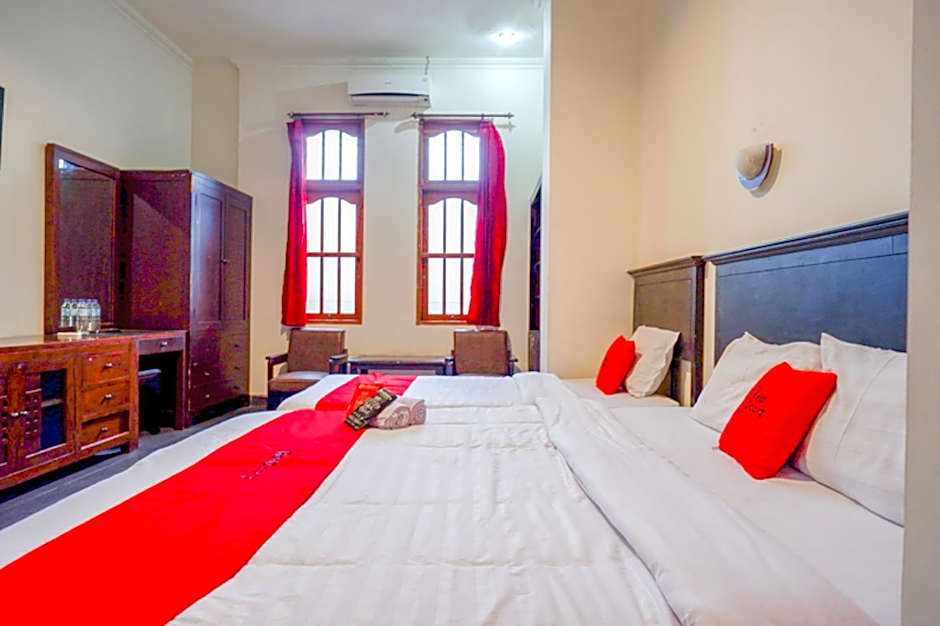 RedDoorz near Tugu Yogyakarta