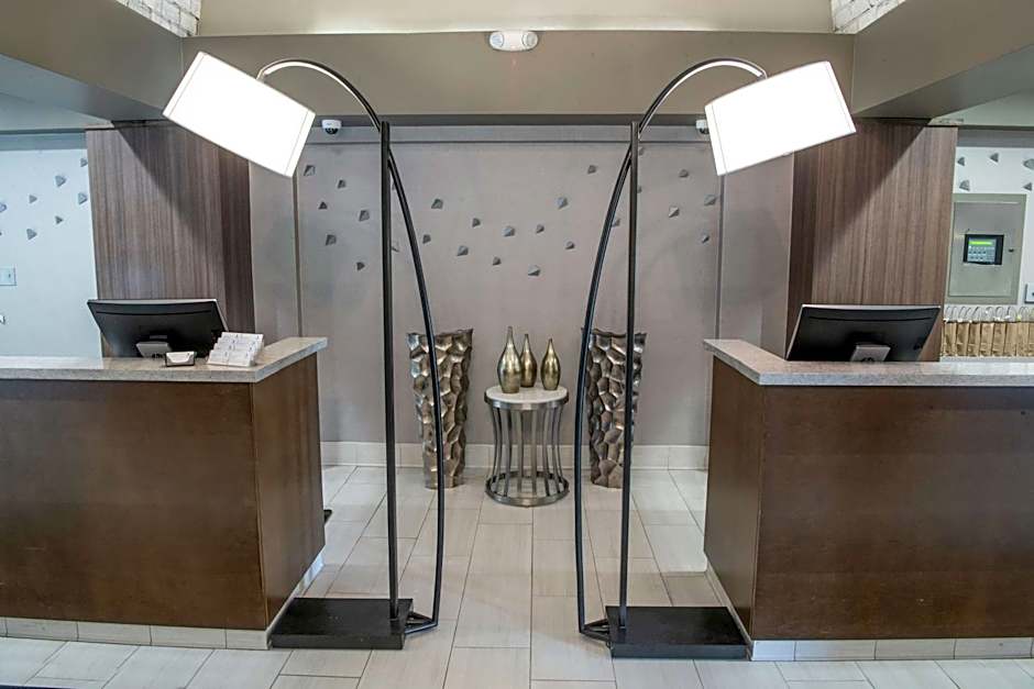 Embassy Suites By Hilton Hotel Chicago-Schaumburg/Woodfield