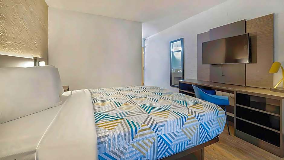 Motel 6-Milwaukee, WI - Glendale