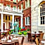 Sheraton Commander Hotel
